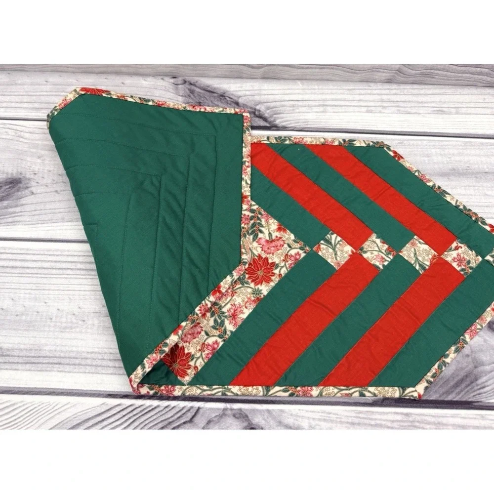 LOT OF 6 HOLIDAY TABLE RUNNERS - FALL / CHRISTMAS - SOME QUILTED - SOME VINTAGE